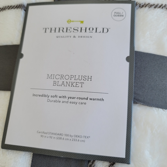 Threshold Microplush Blanket full/queen - Picture 2 of 3